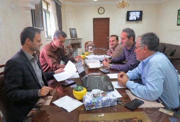 جلسه تصميم گيري پروژه کلبه هاي چوبي بام سبز برگزار شد