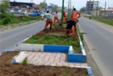 اجرای پروژه تعریض و بهسازی فضای سبز بلوار شهید سلیمانی