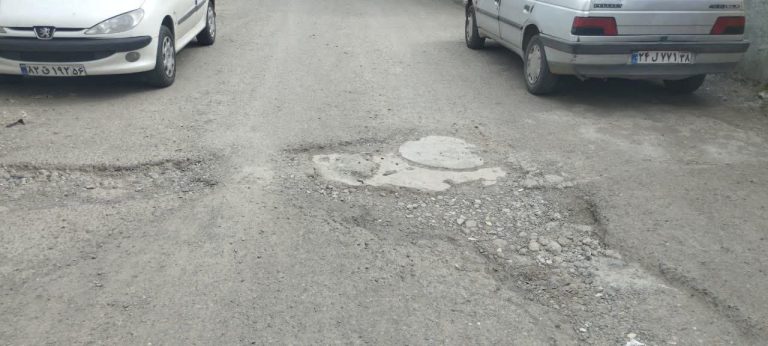 آغاز عملیات لکه‌گیری آسفالت در کوچه شهید اسکندری و بلوار شهید سلیمانی