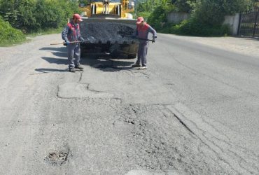 لکه‌گیری معابر سطح شهر و اجرای سرعت‌گیر توسط واحد خدمات شهری شهرداری ماسال