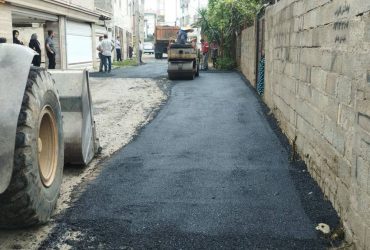 اجرای عملیات روکش آسفالت کوچه علیزاده